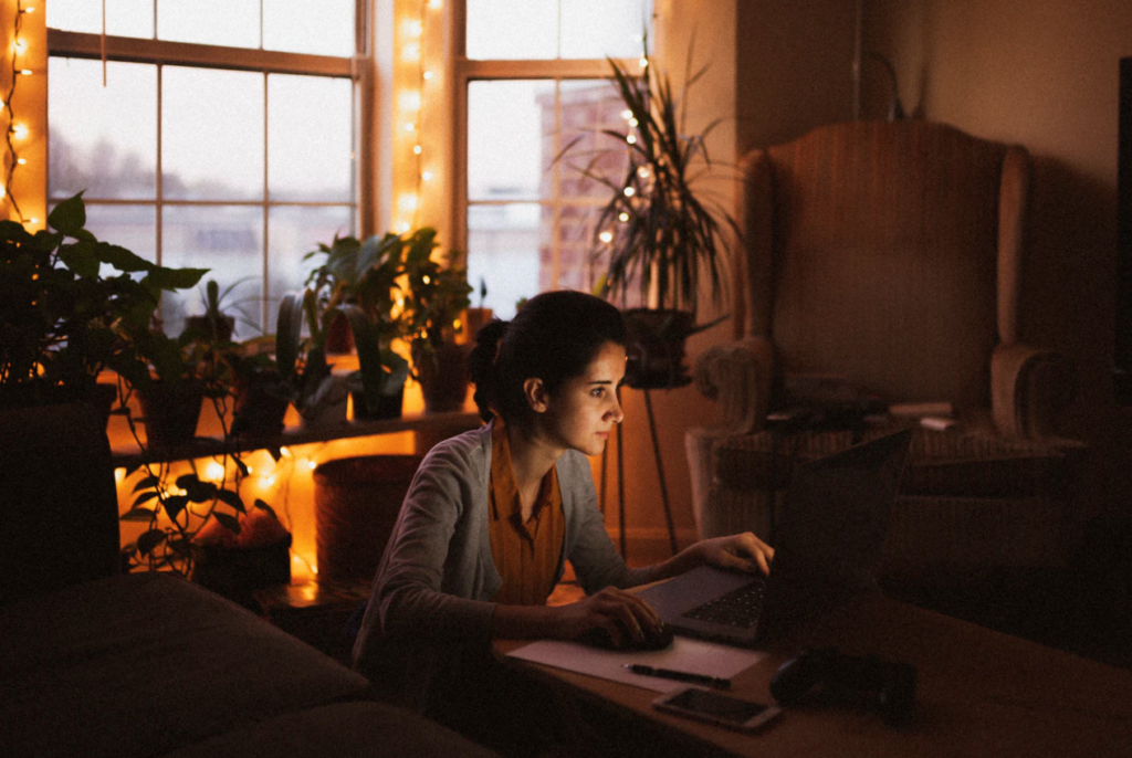 screen time influence, student sitting in front of laptop